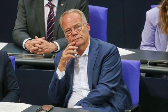 Matthias Miersch spricht über Steueranpassungen zur Entlastung niedriger Einkommen in Berlin.