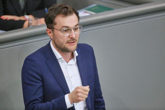 Politiker diskutieren Strategien zur Mobilisierung privater Investitionen in Künstliche Intelligenz für Europa.