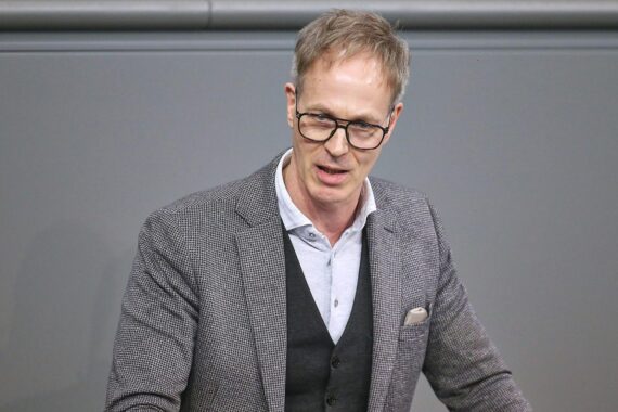 Sebastian Fiedler spricht über den Schutz jüdischen Lebens und Antisemitismus in Deutschland.