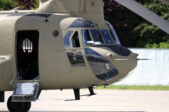 US-Hubschrauber über Bayern: Sorgen um Abzug amerikanischer Truppen und wirtschaftliche Folgen.