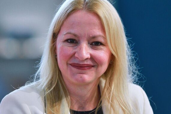 Christine Streichert-Clivot diskutiert Bildungsvorhaben der EU, darunter Erasmus+ und KI-Einsatz in Schulen.