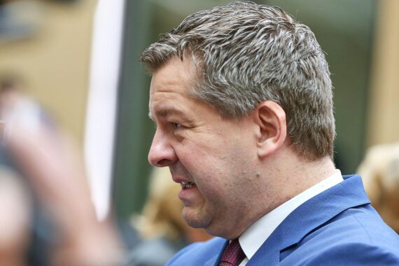 Sven Schulze im Interview, besorgt über AfD-Wahlergebnisse und deren Auswirkungen auf Sachsen-Anhalt.
