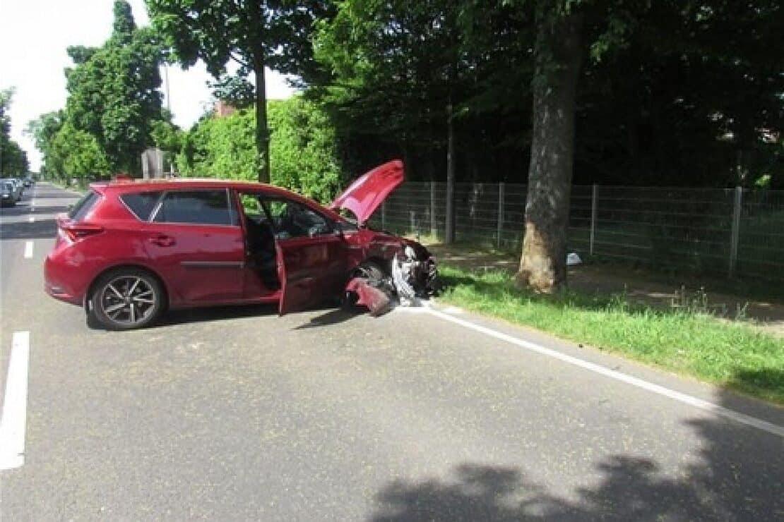 Spinne im Auto verursacht Unfall in Langenfeld