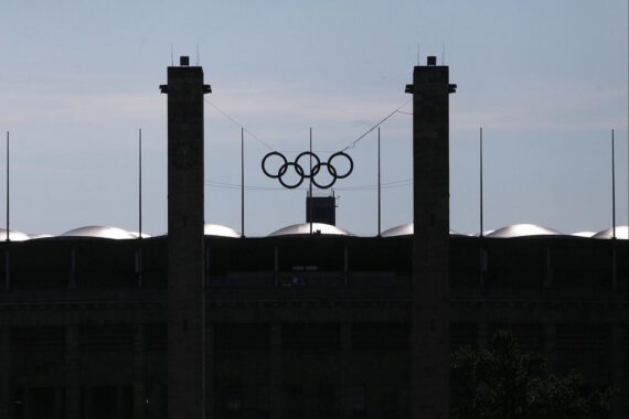 Berlin Olympiastadion mit Kritiken zur Finanzierung der geplanten Olympischen Spiele 2036.