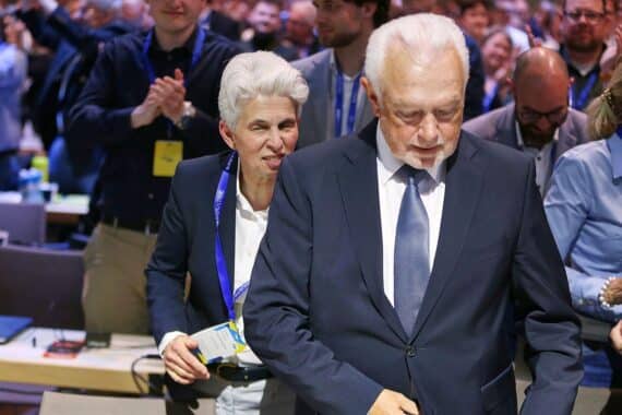 Marie-Agnes Strack-Zimmermann und Wolfgang Kubicki auf dem FDP-Parteitag, nach der Wahlentscheidung.