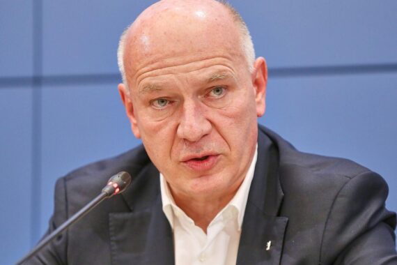 Kai Wegner spricht über Vermögensteuer und Steuerreform zur Entlastung der Bürger in Berlin.