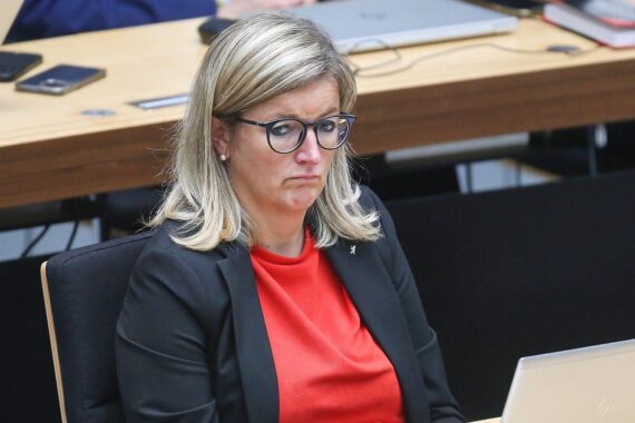 Martina Klement mit Delegation in Breslau, Wirtschaftsforum und Kooperationsvereinbarung im Fokus.