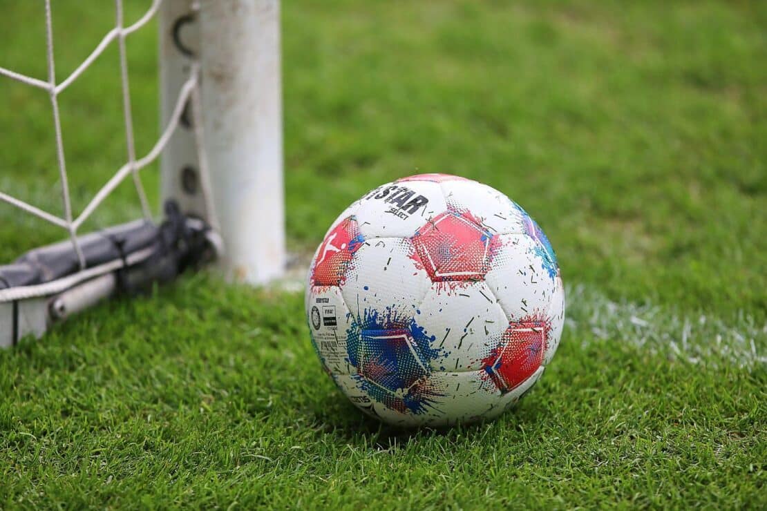 Zoll warnt vor Kauf gefälschter WM-Trikots im Internet