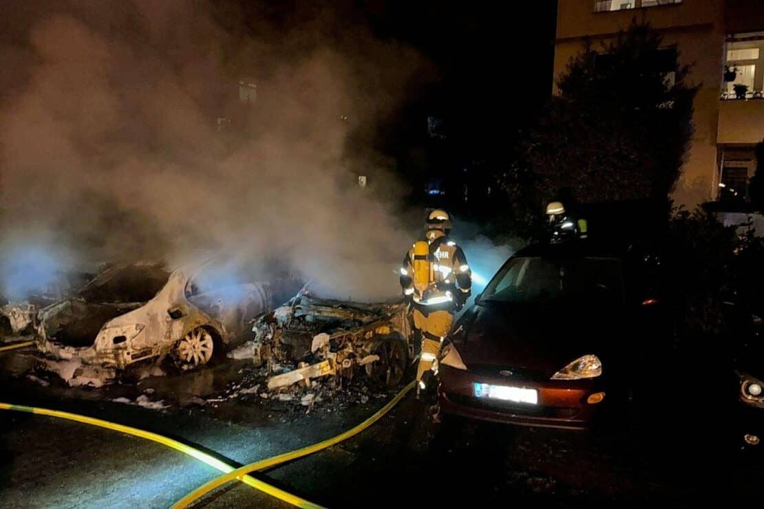 Zwei Autos in Essen-Freisenbruch ausgebrannt