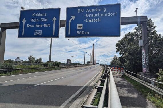 Bonn: Gesperrte Nordbrücke, Verkehrschaos, Sanierungspläne, Baustelle, Politiker vor Ort, Maßnahmenpaket.