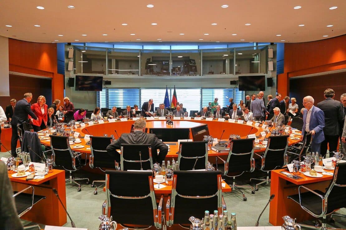 Bund und Länder beschließen Maßnahmen zur "Staatsmodernisierung"