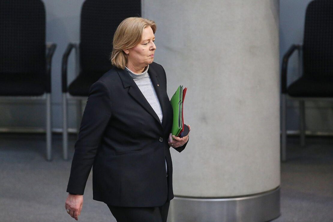 Bundesarbeitsministerin fordert Digitalsteuer