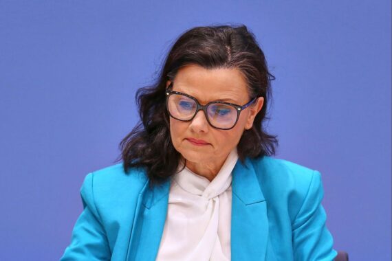Gitta Connemann diskutiert Arbeitszeitreform; betont Mittelstandsschutz und Flexibilität im Arbeitsrecht.