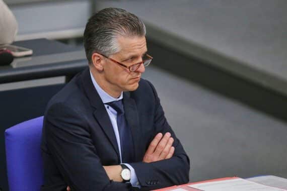 Thorsten Frei spricht über Frieden in der Ukraine, betont Timing und europäische Abstimmung.