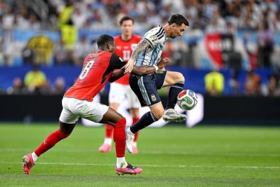Lionel Messi feiert seinen WM-Rekordtreffer im Spiel Argentinien gegen Österreich.