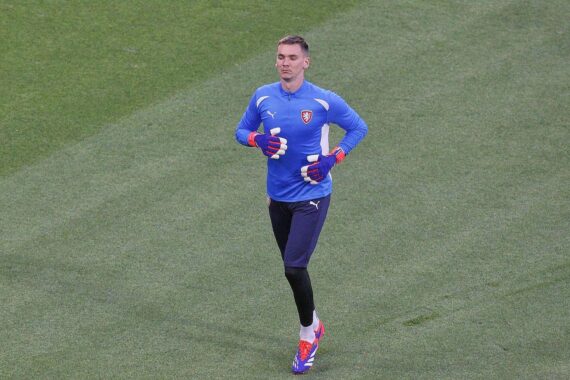 Südkoreanischer Spieler feiert Siegtor gegen Tschechien in packendem WM-Spiel.
