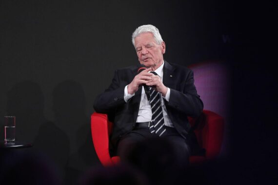 Joachim Gauck spricht über notwendige Reformen und das Vertrauen in die Regierung.