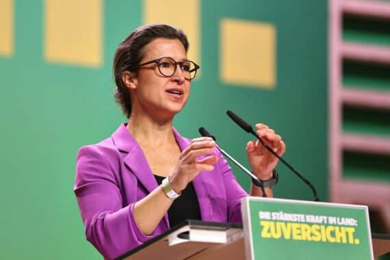 Hannah Neumann betont deutsch-polnische Zusammenarbeit und ihre Bedeutung für Sicherheit und Entwicklung.