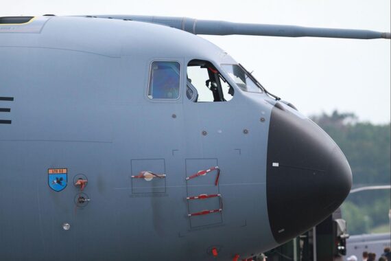 Militärtransporter Airbus A400M auf dem Weg mit Hilfsgütern nach Venezuela nach Erdbeben.