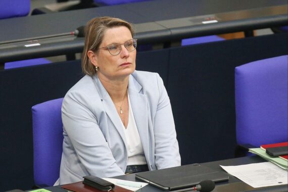 Stefanie Hubig spricht über Gesetzesänderungen gegen sexualisierte Gewalt und Gesellschaftsbeteiligung.