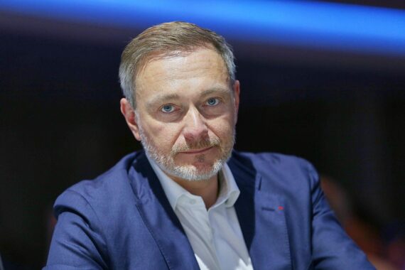 Christian Lindner diskutiert Rentenreform und kritisiert Selbstständige in gesetzlicher Rente.