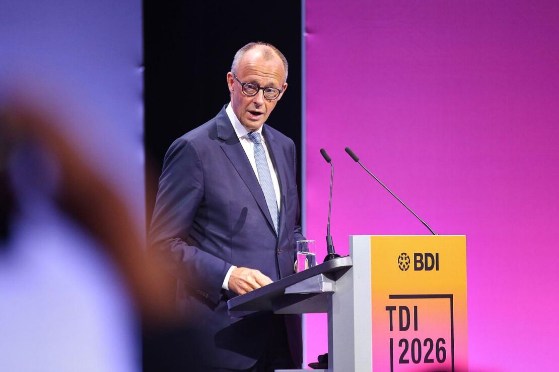 Merz erwartet anhaltend schwieriges globales Umfeld