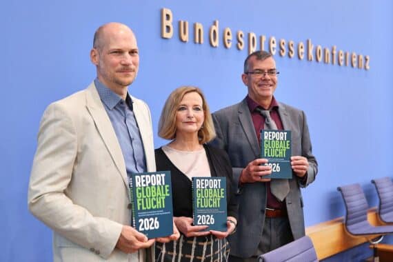 Migrationsexperten kritisieren Deutschlands Flüchtlingspolitik: Verantwortung statt Abschottung fordert der Report "Globale Flucht 2026".