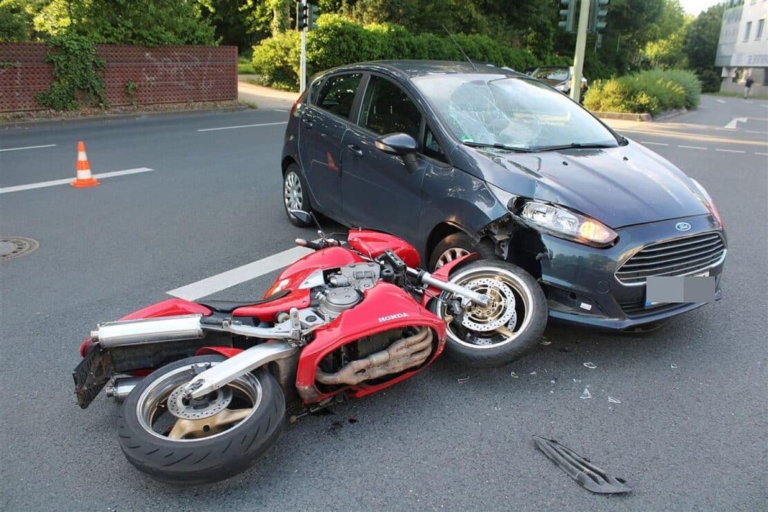 Motorradfahrer bei Unfall in Haspe leicht verletzt