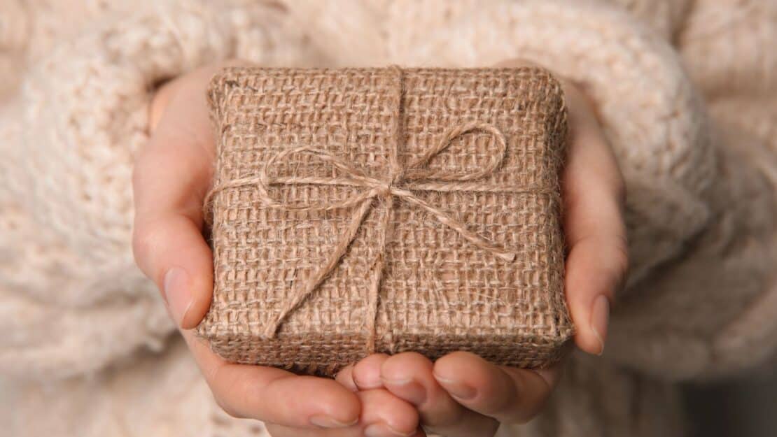 Nachhaltig schenken: So finden Sie Geschenke mit Bedeutung
