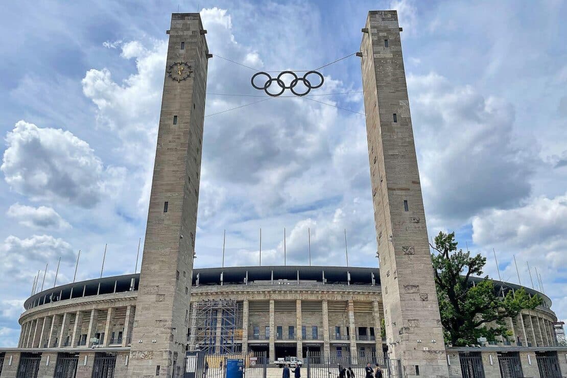 Polizei sucht weiter nach Verdächtigen nach Ausschreitungen im Olympiastadion