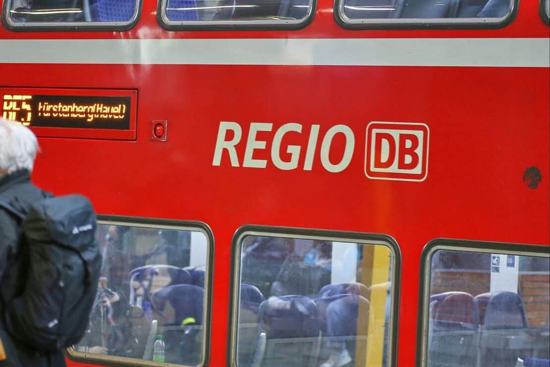 Reizgas in Regionalbahn freigesetzt – fünf Jugendliche leicht verletzt