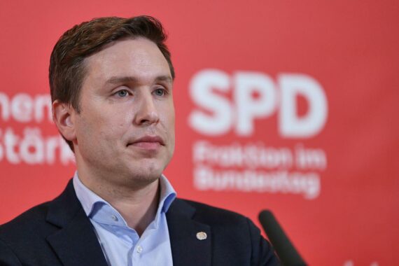 Spargelfahrt der SPD: Politische Treffen, Zusammenhalt, Koalitionspartner, Reformen, gemeinsames Essen, solidarisches Signal.