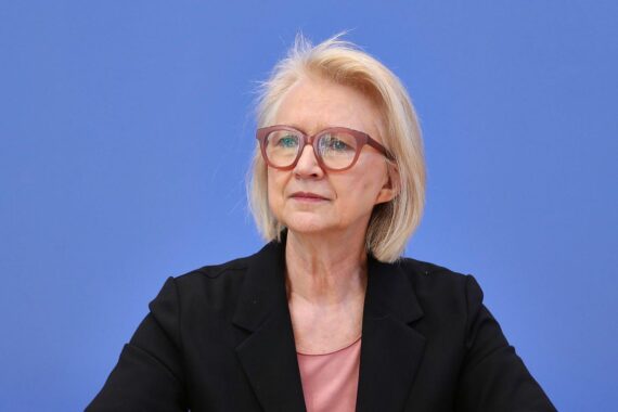 Monika Schnitzer warnt vor Änderungen der Rentenreform und fordert endlich eine Kapitalrente.