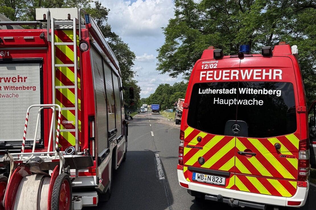 Schwerer Unfall auf B 187: Eingeklemmter Fahrer befreit