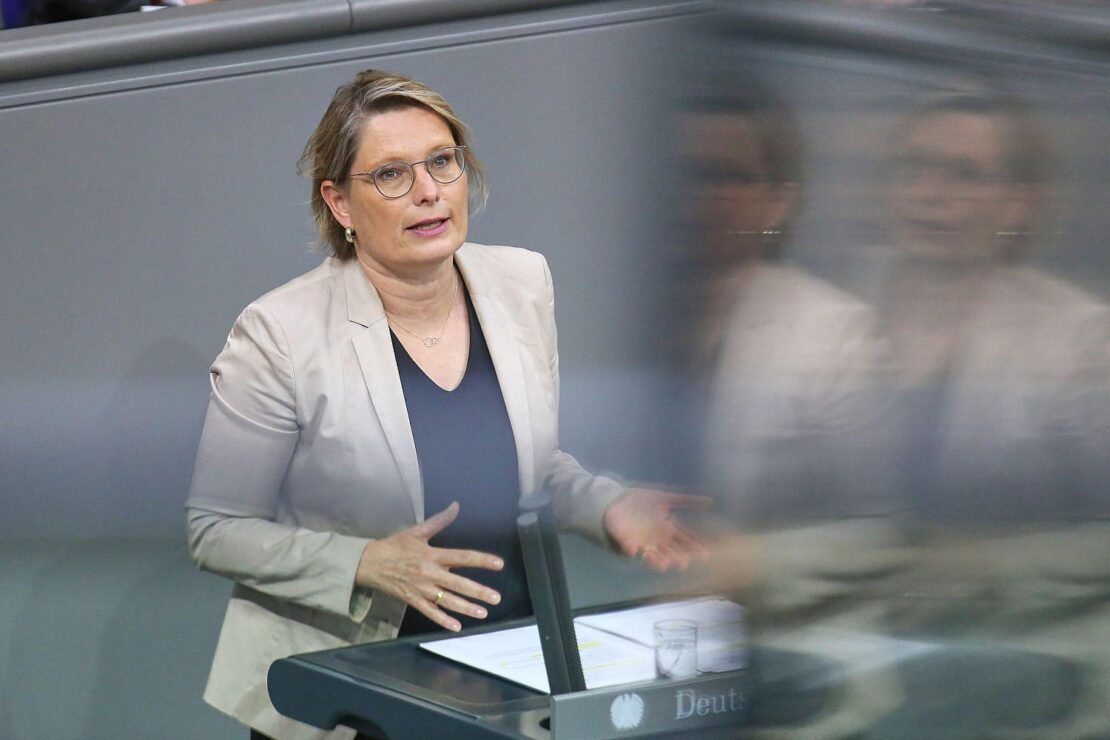 Verbraucherreport: Hubig will mehr Jugendschutz im Internet