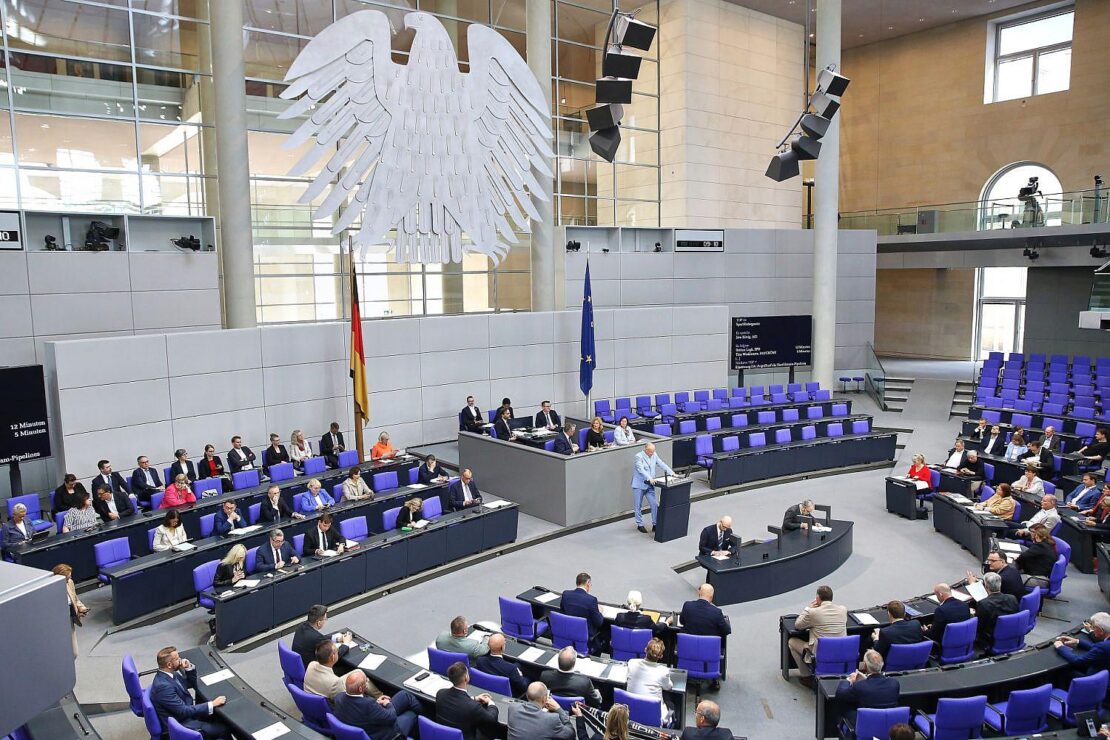 Verfassungsschützer für Prüfung der Geheimschutzpraxis im Bundestag