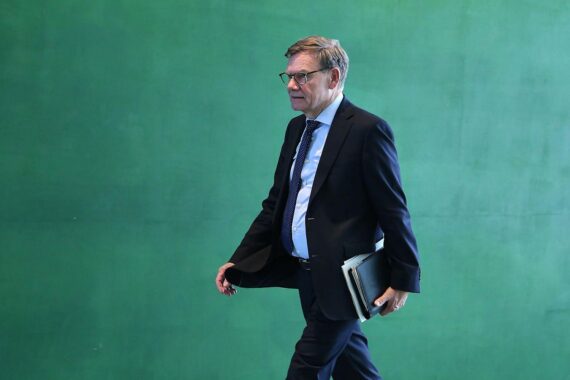 Johann Wadephul spricht über Natos Zusammenhalt und Unterstützung für die Ukraine.