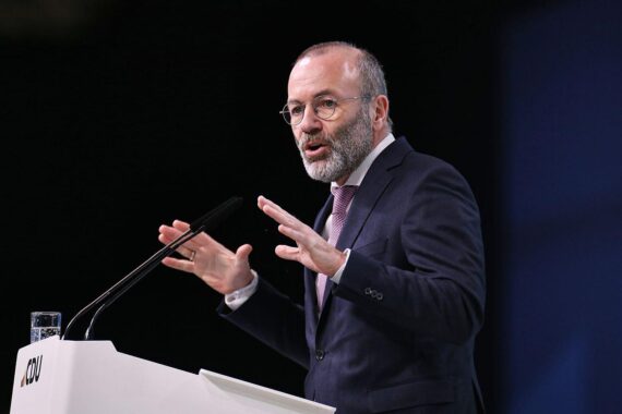 Manfred Weber unterstützt Ukrainisches EU-Mitgliedsrecht: Sicherheit und diplomatische Optionen für Europa.