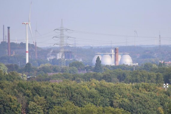 Strompreiskompensation, Industriestrompreis, wirtschaftliche Entlastungen und Herausforderungen im Bundeshaushalt.