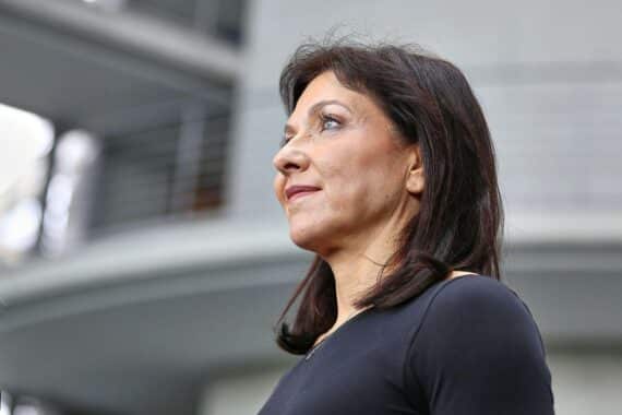 Katherina Reiche und Abwesenheit vom Tag der offenen Tür der Bundesregierung in Berlin.