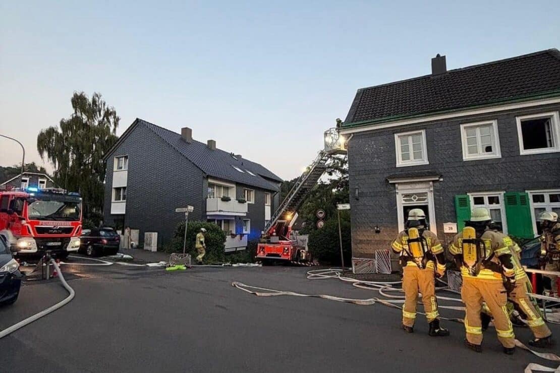 Zimmerbrand in Remscheid-Hasten unter Kontrolle gebracht