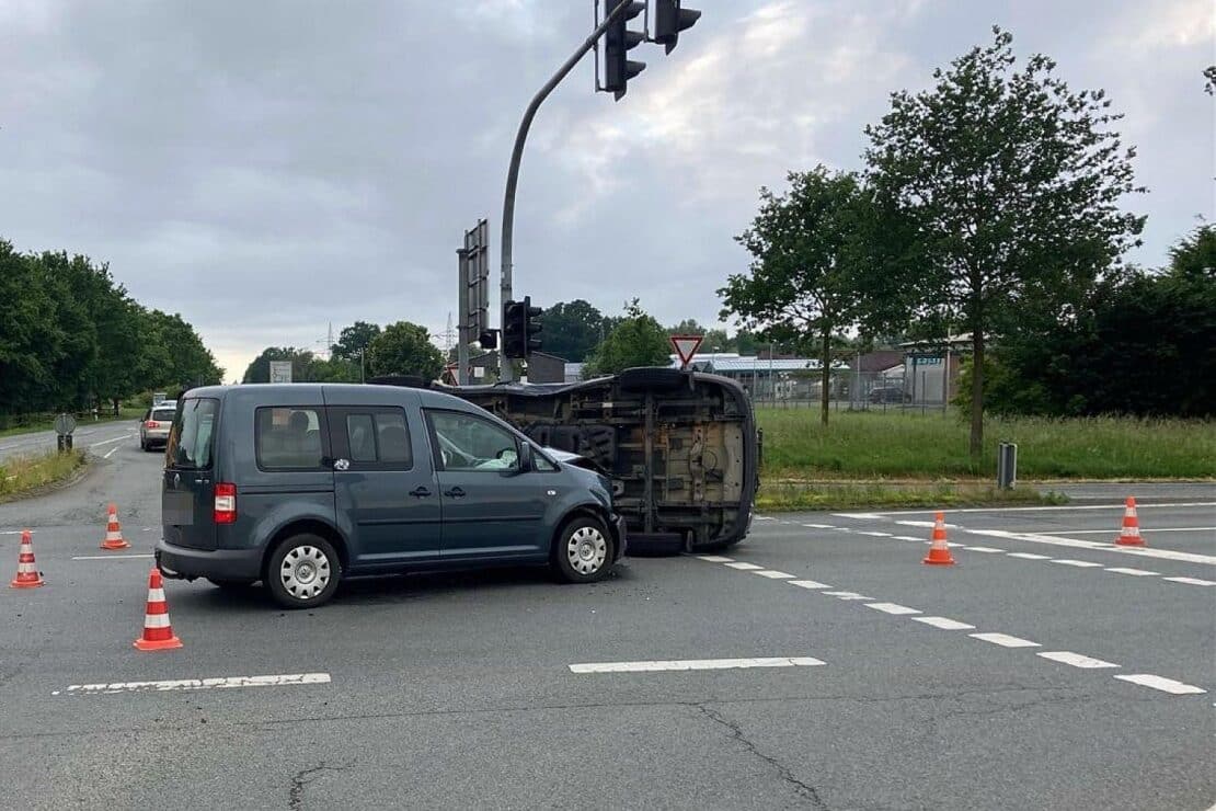 Zwei Verletzte bei Unfall auf der B474 in Dülmen