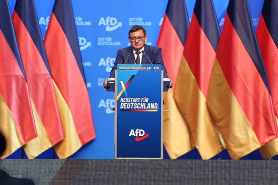 AfD-Politiker Kay Gottschalk im Archivfoto; Streit um Rücktritt von AfD-Bundesvorstandsmitgliedern und Parteitagsblockade.