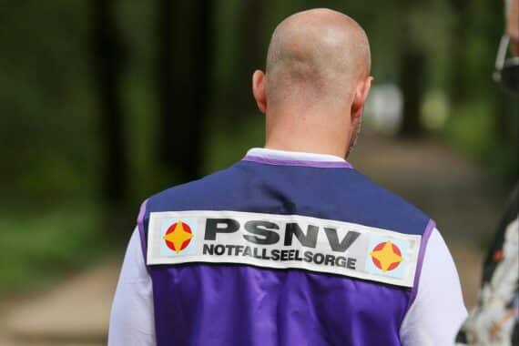 Berlin: Hotline des Lageso für CSD-Terroropfer; psychosoziale Notfallversorgung, vertrauliche Beratung und Traumaambulanzen.