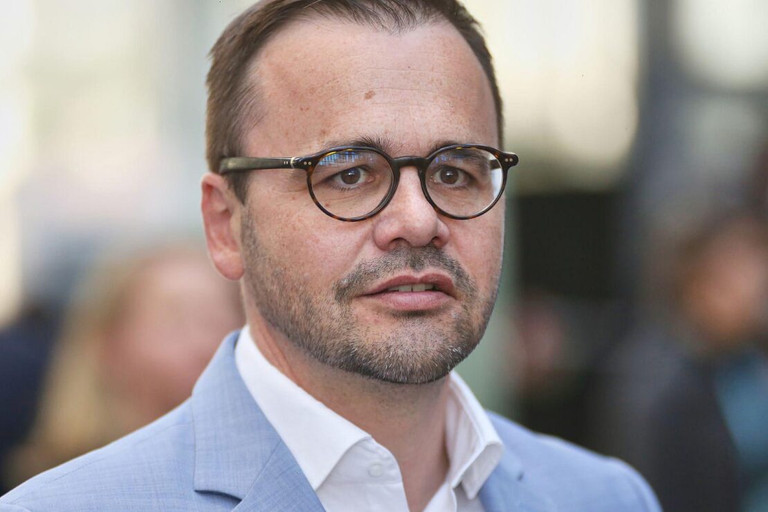Brandanschläge in Cottbus: Innenminister Redmann kündigt verschärfte Maßnahmen an