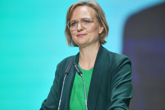 Franziska Brantner fordert pragmatische Zugeständnisse und Offenheit in der Grünen Partei.