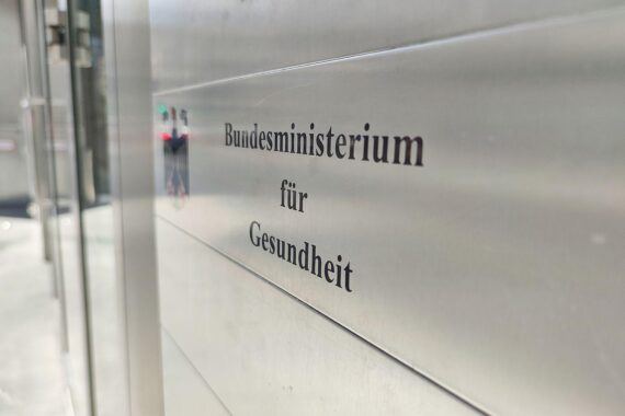 Bundesministerium für Gesundheit (Archiv) in Berlin: Sicherheitsleistungen von rund 790 Mio. Euro im Maskenstreit.