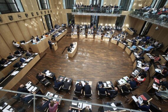 Sitzung des Bundesrates in Schwerin am 10.07.2026; Justizministerin Jacqueline Bernhardt zur Reform „Nur Ja heißt Ja“.