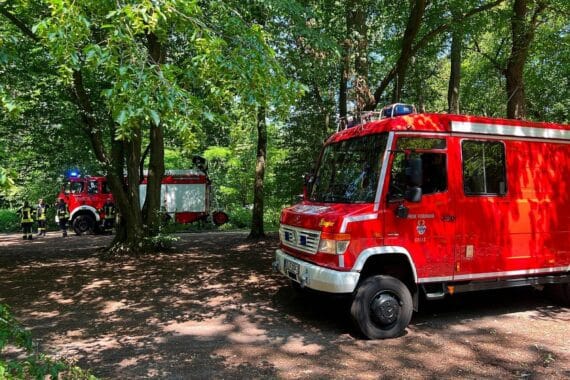 Feuerwehr Celle rettet im Fuhsekanal einen Mann; danach Einsatz unter der Allerbrücke bei medizinischem Notfall.