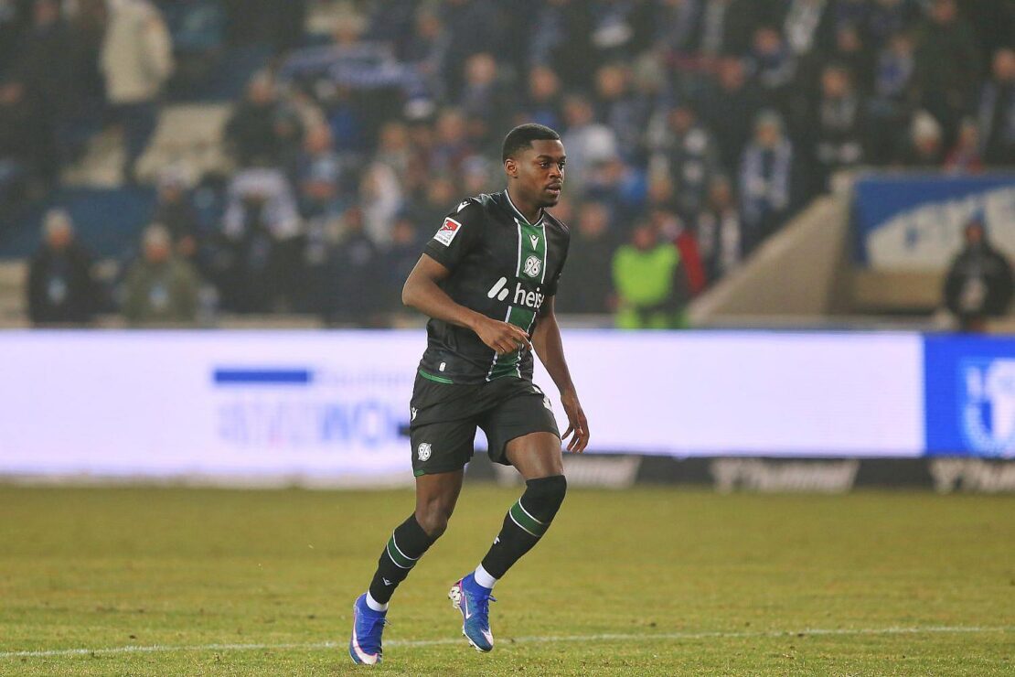 Eintracht Frankfurt verpflichtet Noel Aseko